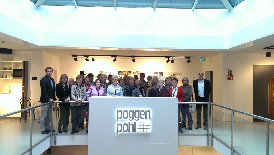 Die Gruppe der Frauen Union im Kreis Gütersloh bei der Firma Poggenpohl.